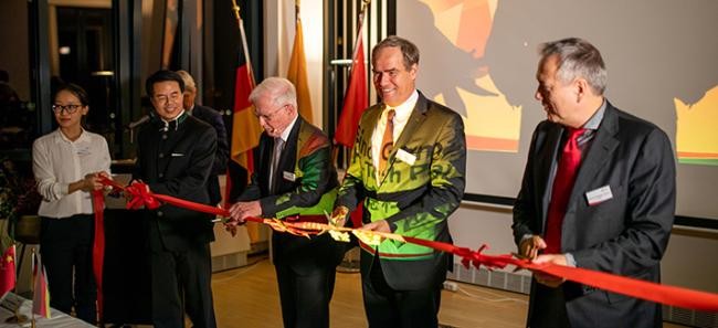 中德总商会于海德堡正式宣告成立 (照片: Dittmer) 中德总商会于海德堡正式宣告成立 (照片: Dittmer)